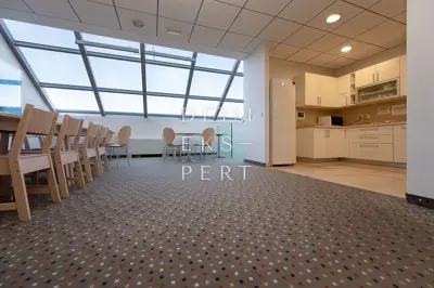 Gewerbeimmobilie zur Miete in Sloboština, 290 m² - 2