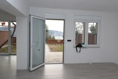 Apartment, Nova Veruda, first row to the sea and garden - 7