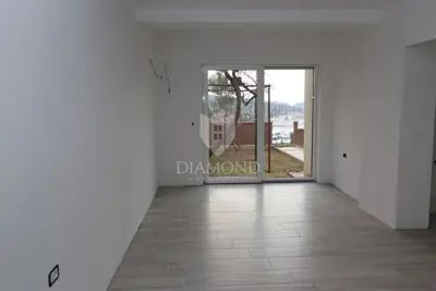 Apartment, Nova Veruda, first row to the sea and garden - 8