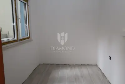 Apartment, Nova Veruda, first row to the sea and garden - 9