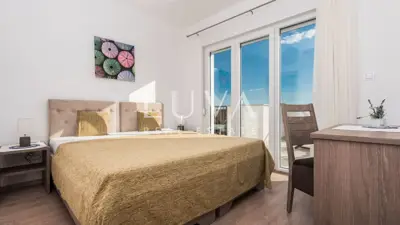 Resort 1.630 m², Debeljak kraj Sukošana - 8 kuća s bazenima - 9