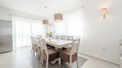 Resort 1.630 m², Debeljak kraj Sukošana - 8 kuća s bazenima - 17