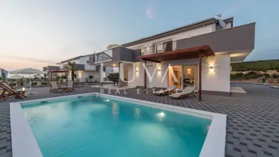 Resort 1.630 m², Debeljak kraj Sukošana - 8 kuća s bazenima - 5