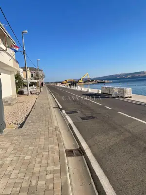 Kuća 150 m², Karlobag - 2. red od mora - 13