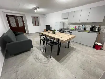 Kuća 150 m², Karlobag - 2. red od mora - 3