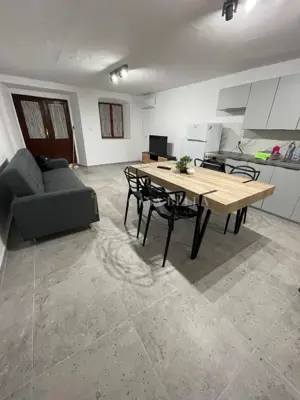 Kuća 150 m², Karlobag - 2. red od mora - 9