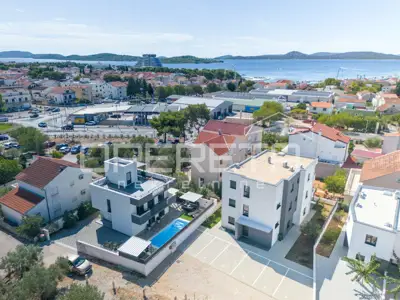 Kuća 150 m², Vodice - centar, bazen i krovna terasa - 5