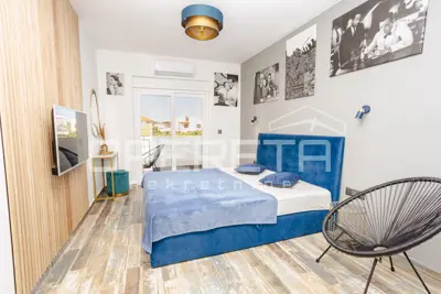 Kuća 150 m², Vodice - centar, bazen i krovna terasa - 15