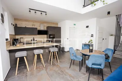 Kuća 150 m², Vodice - centar, bazen i krovna terasa - 2