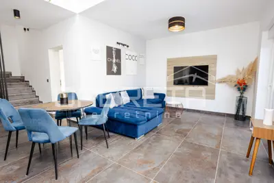 Kuća 150 m², Vodice - centar, bazen i krovna terasa - 12