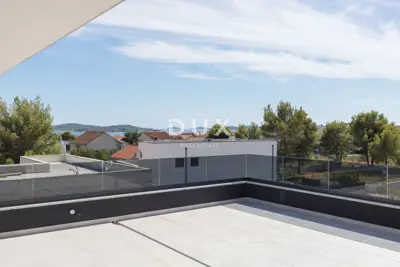 Wohnung 127,8 m², Vodice - 4 Zimmer, Dachterrasse - 12