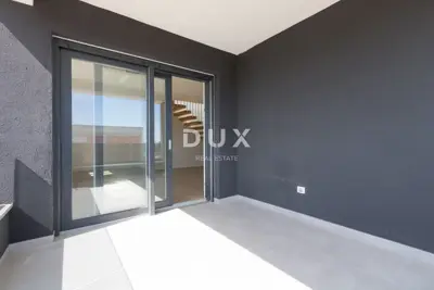 Wohnung 127,8 m², Vodice - 4 Zimmer, Dachterrasse - 5