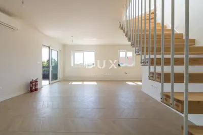 Wohnung 127,8 m², Vodice - 4 Zimmer, Dachterrasse - 2