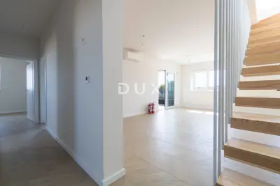 Wohnung 127,8 m², Vodice - 4 Zimmer, Dachterrasse - 4