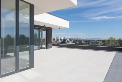 Wohnung 127,8 m², Vodice - 4 Zimmer, Dachterrasse