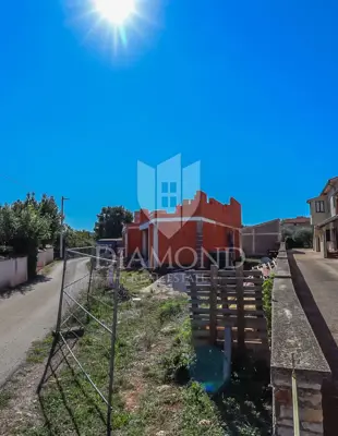 Kuća 244 m², Šišan - dvije stambene jedinice i bazen - 9