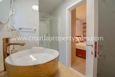 Vila s bazenom, Makarska - mirna lokacija u prirodi - 7