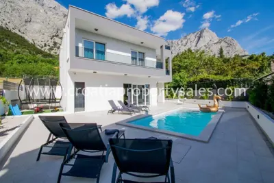 Vila s bazenom, Makarska - mirna lokacija u prirodi - 2