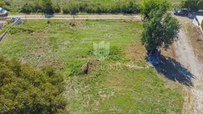 Baugrundstück 2.300 m², Novigrad - Projekt für ein Restaurant und 5 Apartments