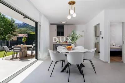 Apartment 64 m², Draga Bašćanska - yard, jacuzzi and 2 parking spaces