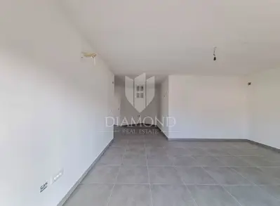 Stan 62 m², Umag - 2 sobe, terasa i garaža - 5