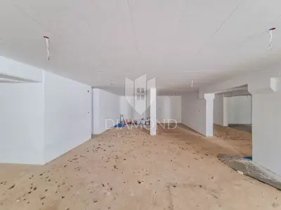 Stan 62 m², Umag - 2 sobe, terasa i garaža - 11