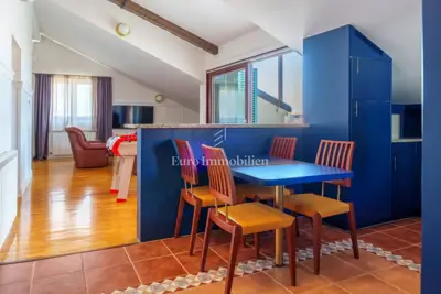 Kuća 513 m², Makarska - centar, 2 stana i garaža - 11