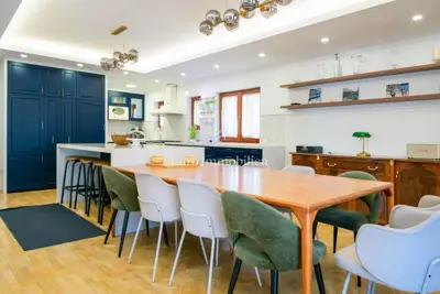 Kuća 513 m², Makarska - centar, 2 stana i garaža - 2