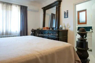 Kuća 513 m², Makarska - centar, 2 stana i garaža - 18