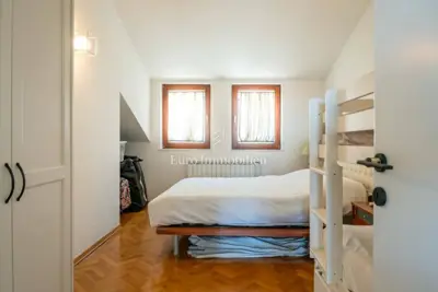 Kuća 513 m², Makarska - centar, 2 stana i garaža - 16