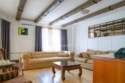 Kuća 513 m², Makarska - centar, 2 stana i garaža - 10