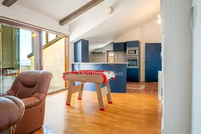 Kuća 513 m², Makarska - centar, 2 stana i garaža - 12