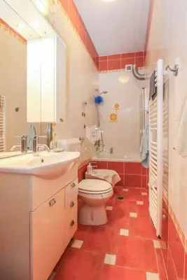 House 70 m², Rovinj center - renovated semi-detached house - 4