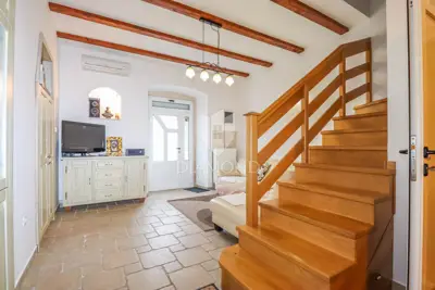 House 70 m², Rovinj center - renovated semi-detached house - 2