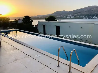 Haus, Trogir, 361 m², 1 300 000 € - 2
