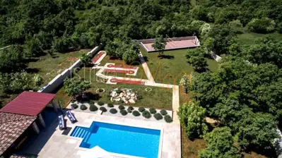 *Vila sa bazenom na većoj okučnici* - 4