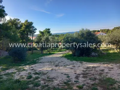 Baugrundstück, Otok Brač, Nähe zum Meer und ruhige Umgebung - 3