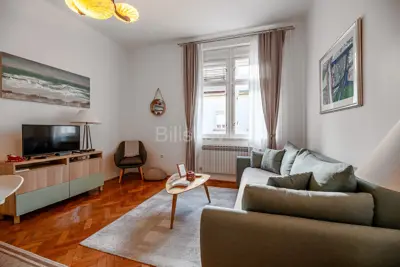 Donji grad, 4-soban stan, 3 apartmana, parking