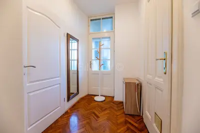 Donji grad, 4-soban stan, 3 apartmana, parking - 8