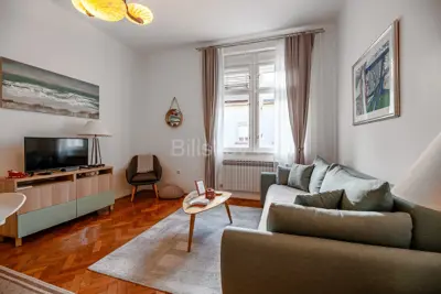 Donji grad, 4-soban stan, 3 apartmana, parking