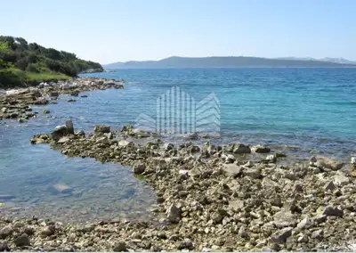 Land 25,000 m², Ugljan - by the sea and Mediterranean vegetation - 4