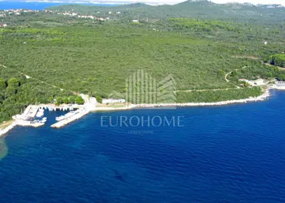 Land 25,000 m², Ugljan - by the sea and Mediterranean vegetation - 2