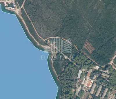 Land 25,000 m², Ugljan - by the sea and Mediterranean vegetation - 3