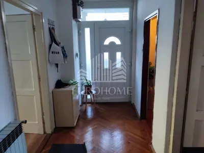 House, garage, 309 m², Ljubljanica, Trešnjevka North - 12