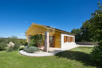 Kuća 142 m², Labin - bazen i potpuna privatnost