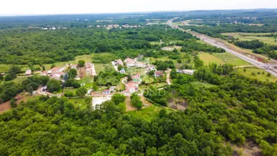 Imanje 35.909 m², Poreč - građevinsko zemljište i kuća