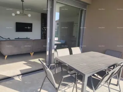 Hochwertige Drei-Zimmer-Wohnung mit Garten und Pool, möbliert