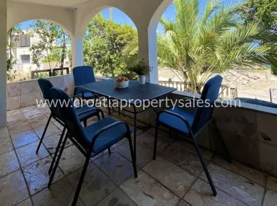 Semi-detached house, Šolta, 50 m from the sea and covered terrace - 2