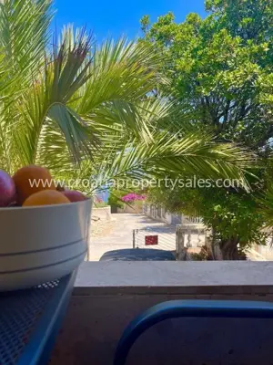 Semi-detached house, Šolta, 50 m from the sea and covered terrace - 9