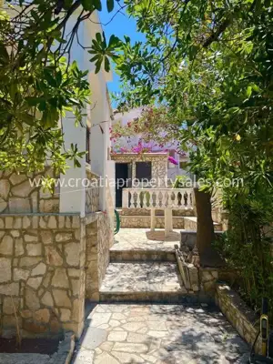 Semi-detached house, Šolta, 50 m from the sea and covered terrace - 10